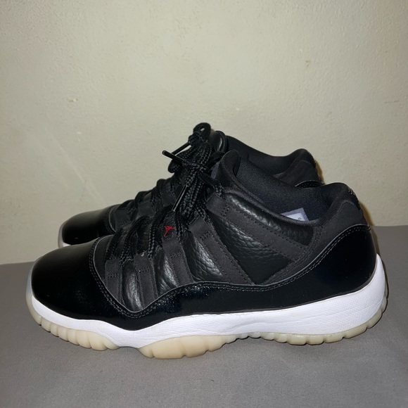 Jordan 11 Low - Picture 3 of 10